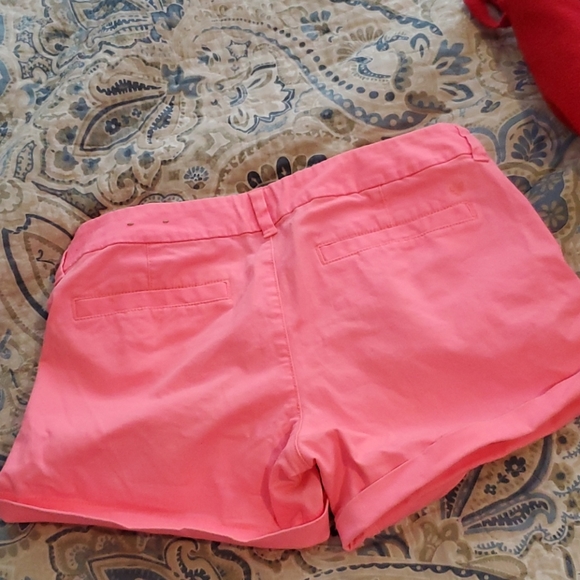 Shorts - Picture 2 of 2